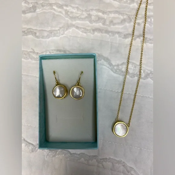 Naia Petite Necklace 16" Pearlescent & Earring Set - Picture 2 of 3